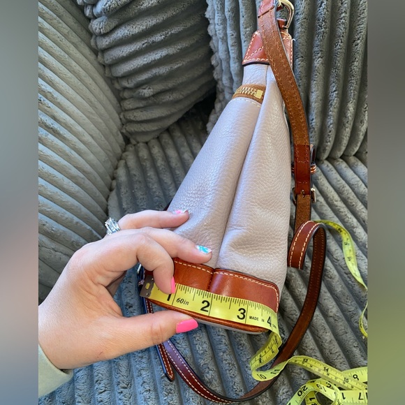 Dooney & Bourke pebble grain crossbody - Picture 12 of 13